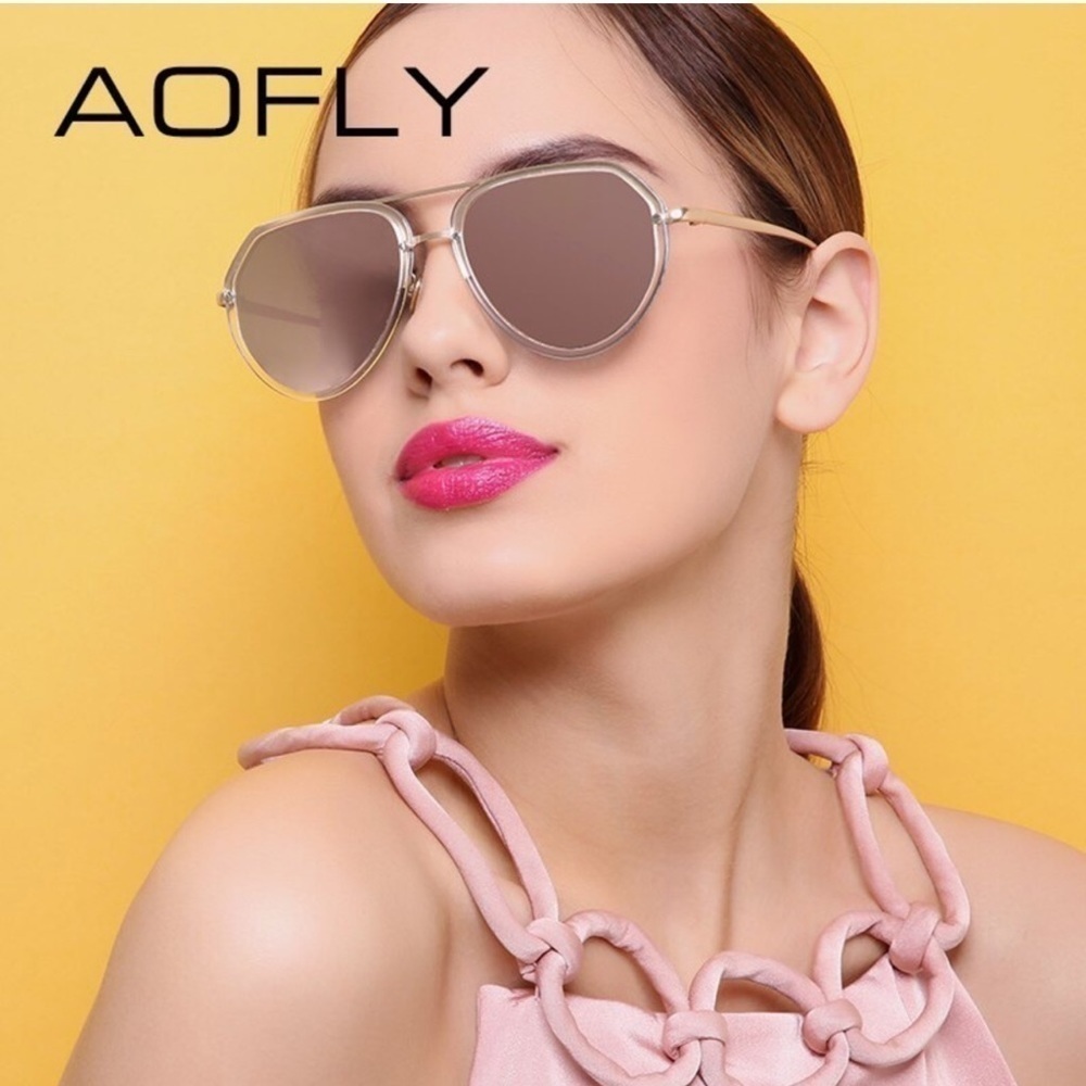 Women’s Mirrored Sunglasses​
